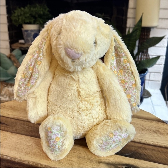 NWT Jellycat Bashful Blossom Lemon Yellow Bunny Plush Toy 12” Medium USA - Picture 1 of 6